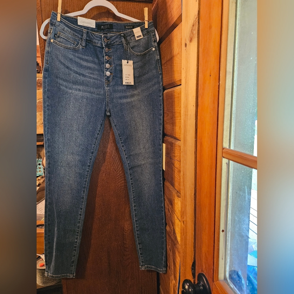 NWT Judy Blue Women's Button Fly Blue Jeans Size 13/31